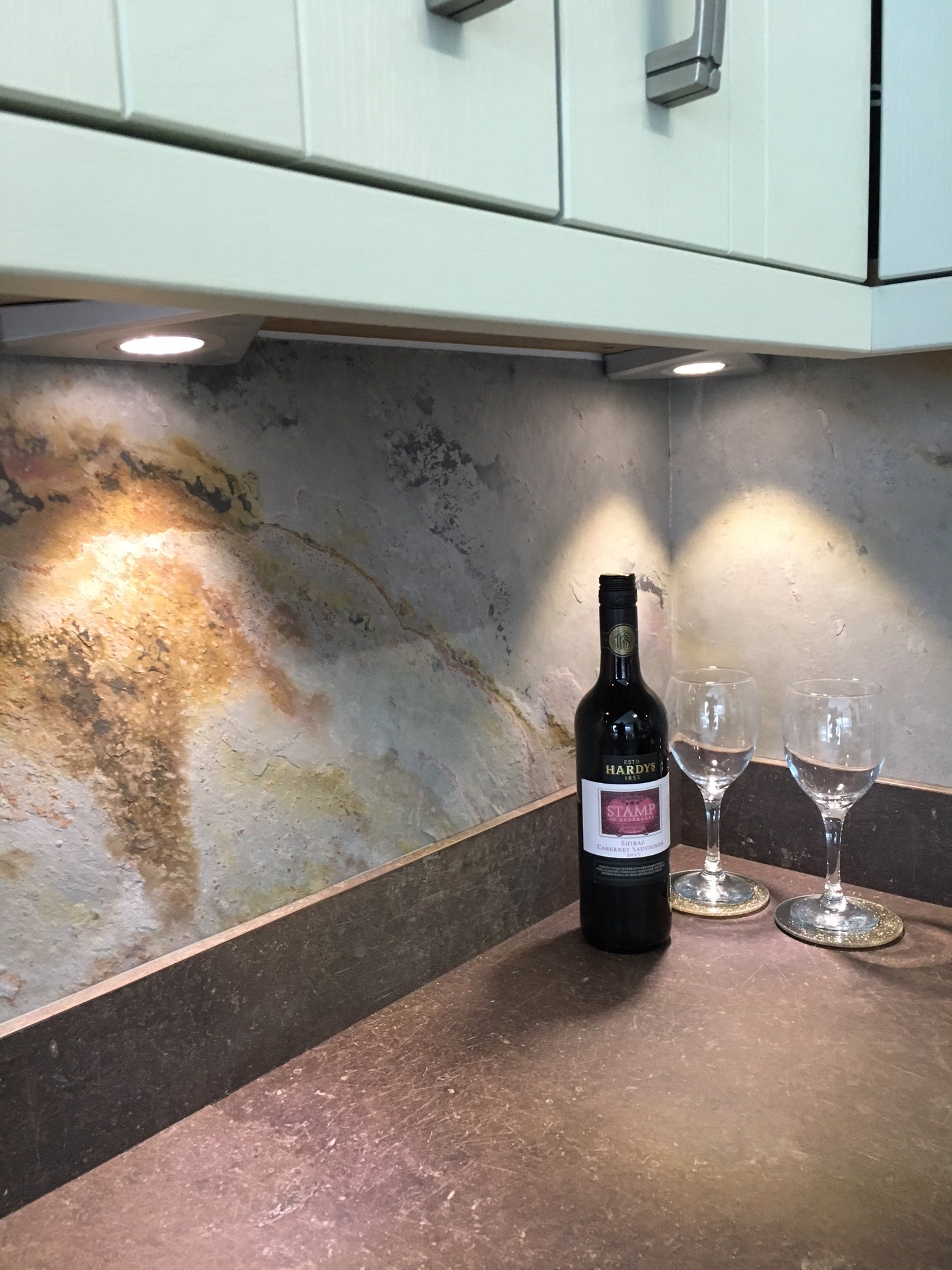 Bianco slate veneer wall