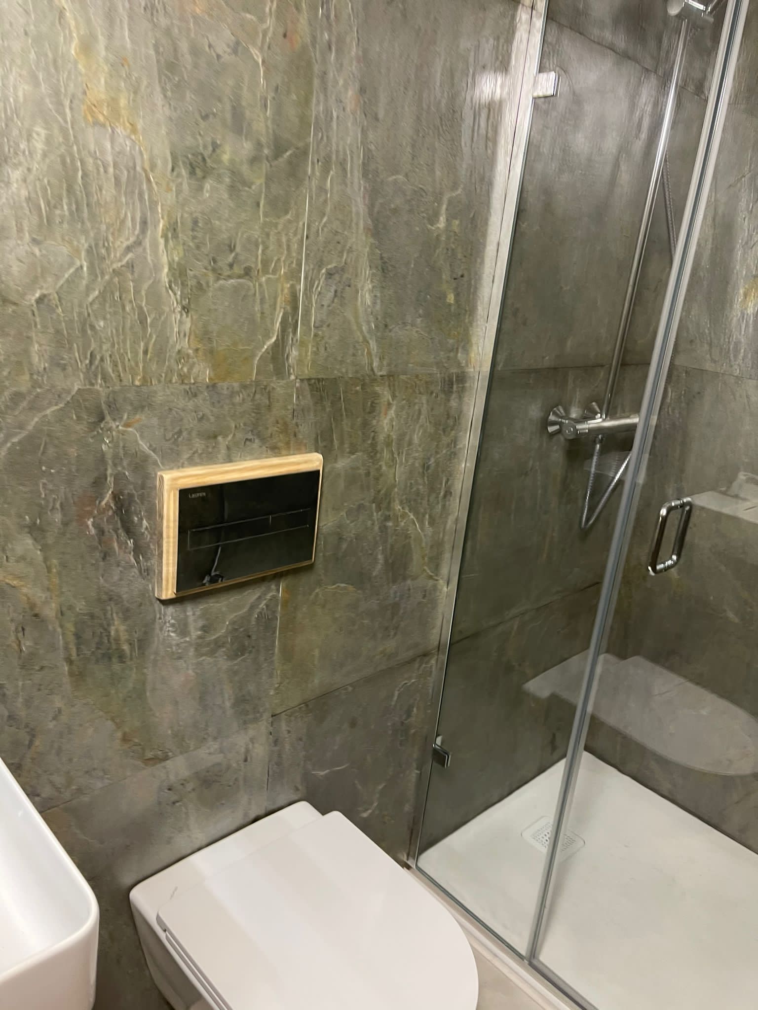 Burning Forest slate veneer bathroom wall